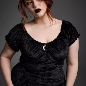 Elegant Black Velvet Women's Top